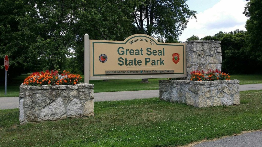 A image of the Welcome Sign at the entrance of the Great Seal State Park in Ohio.