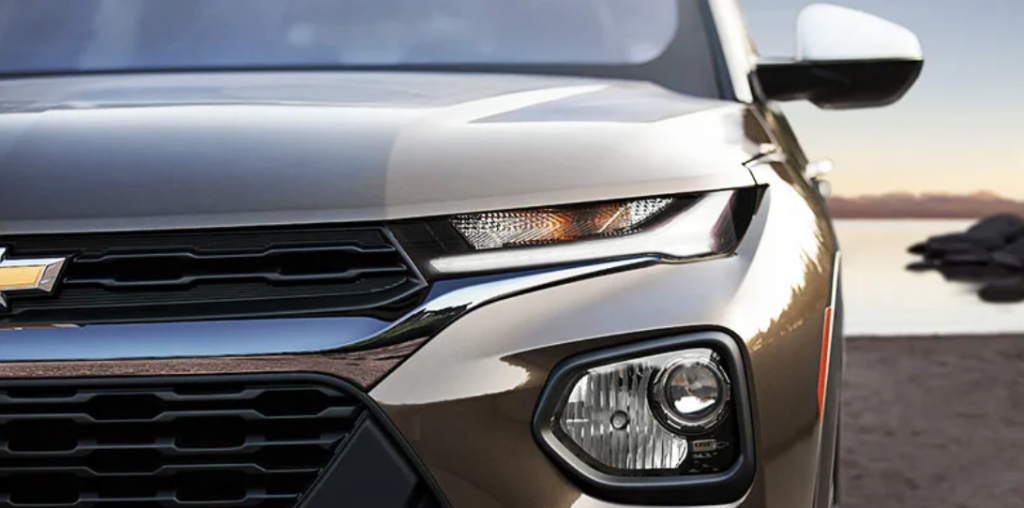 Close-up photo of a gray 2022 Chevy Trailblazer.