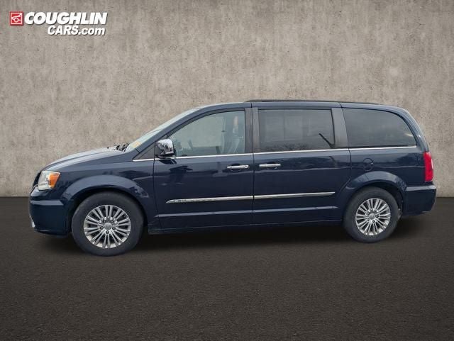 2016 Chrysler Town & Country Touring-L