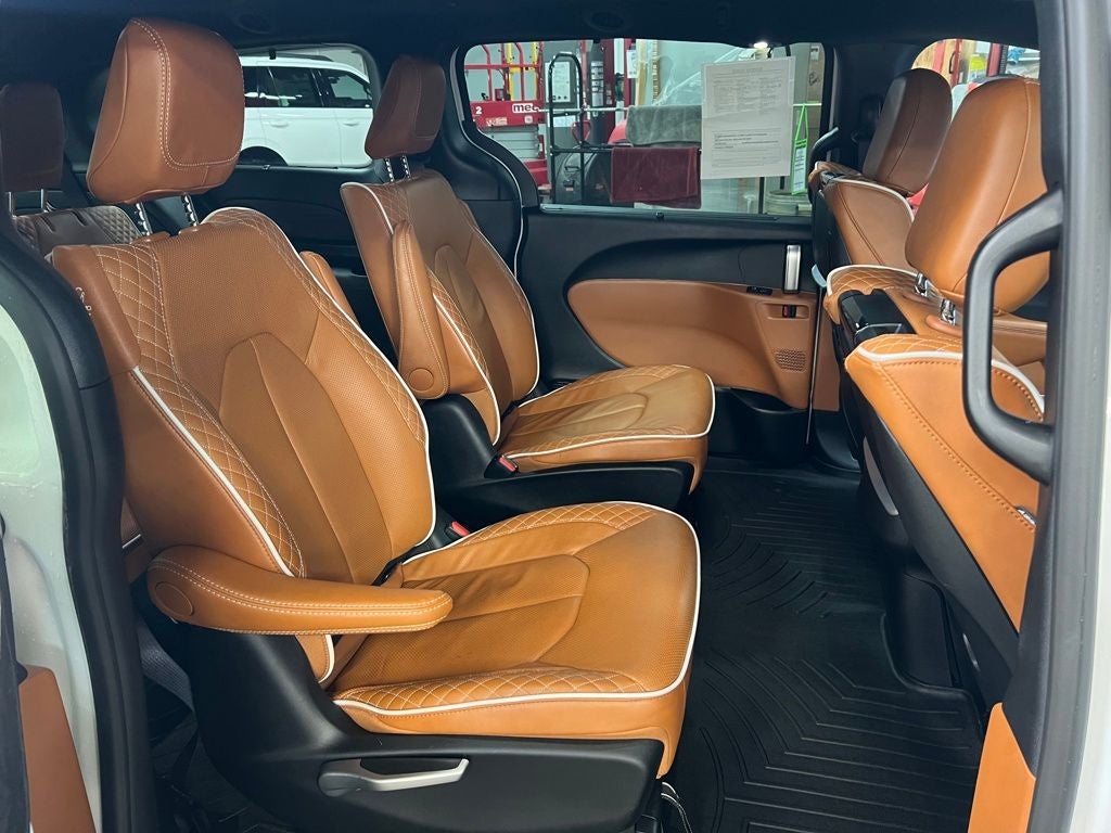 2024 Chrysler Pacifica Hybrid Pinnacle