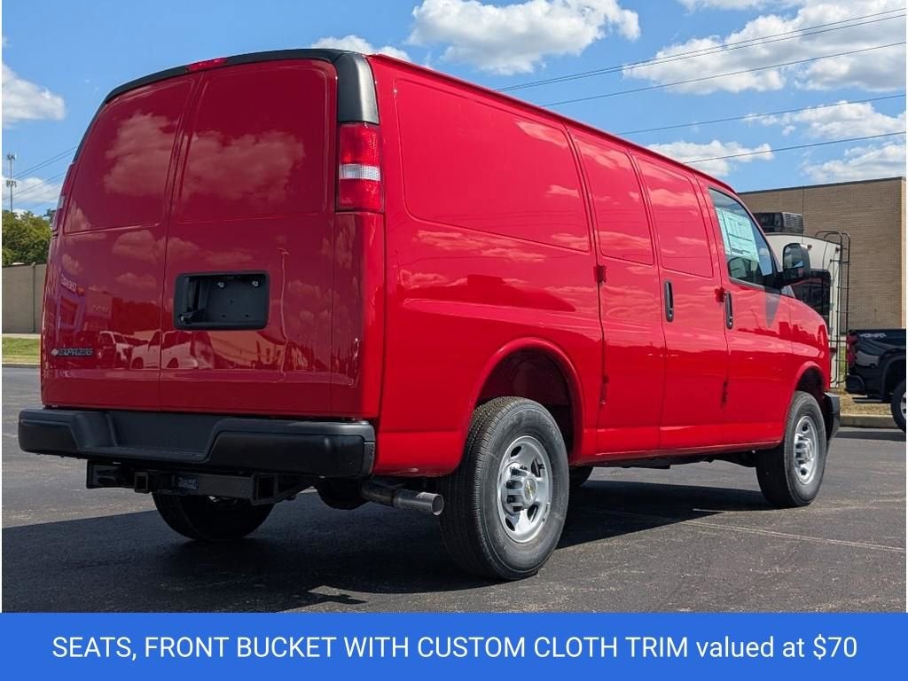 2025 Chevrolet Express Cargo WT