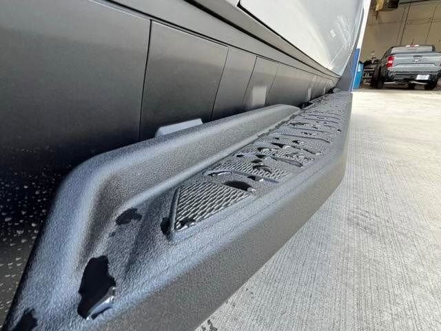 2024 Chevrolet Silverado EV Work Truck - Photo 11