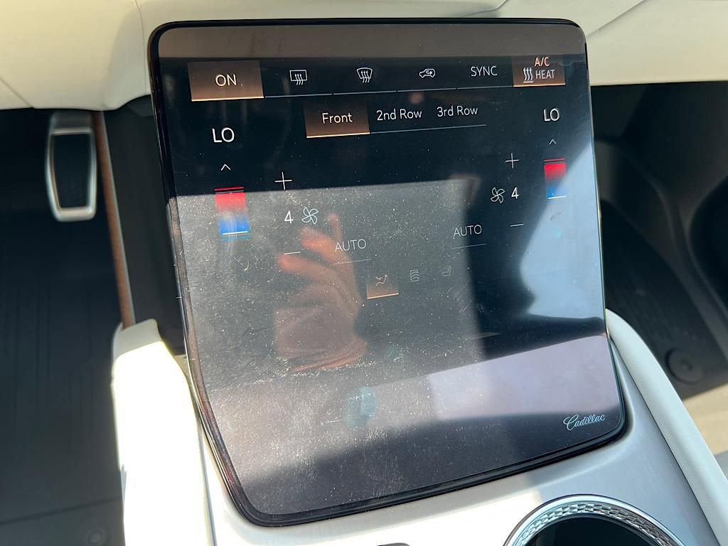 2026 Cadillac VISTIQ Sport