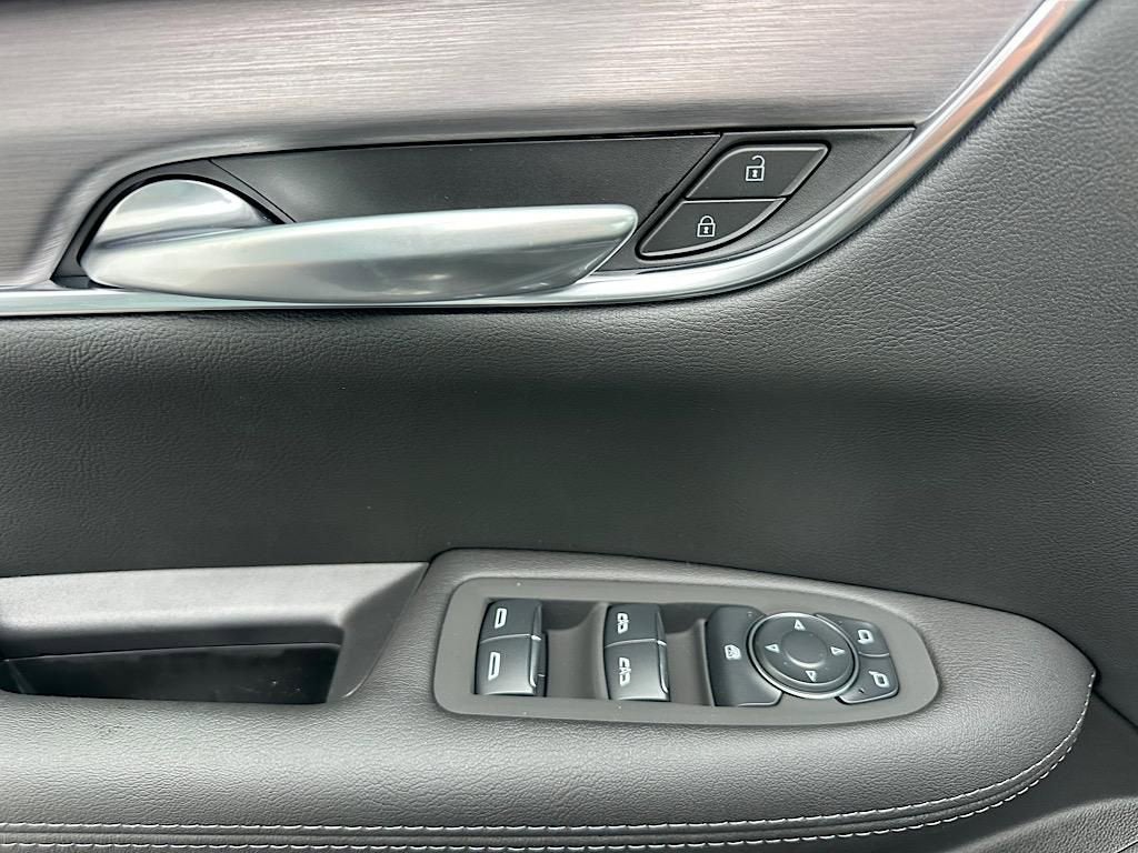 2025 Cadillac XT5 Luxury