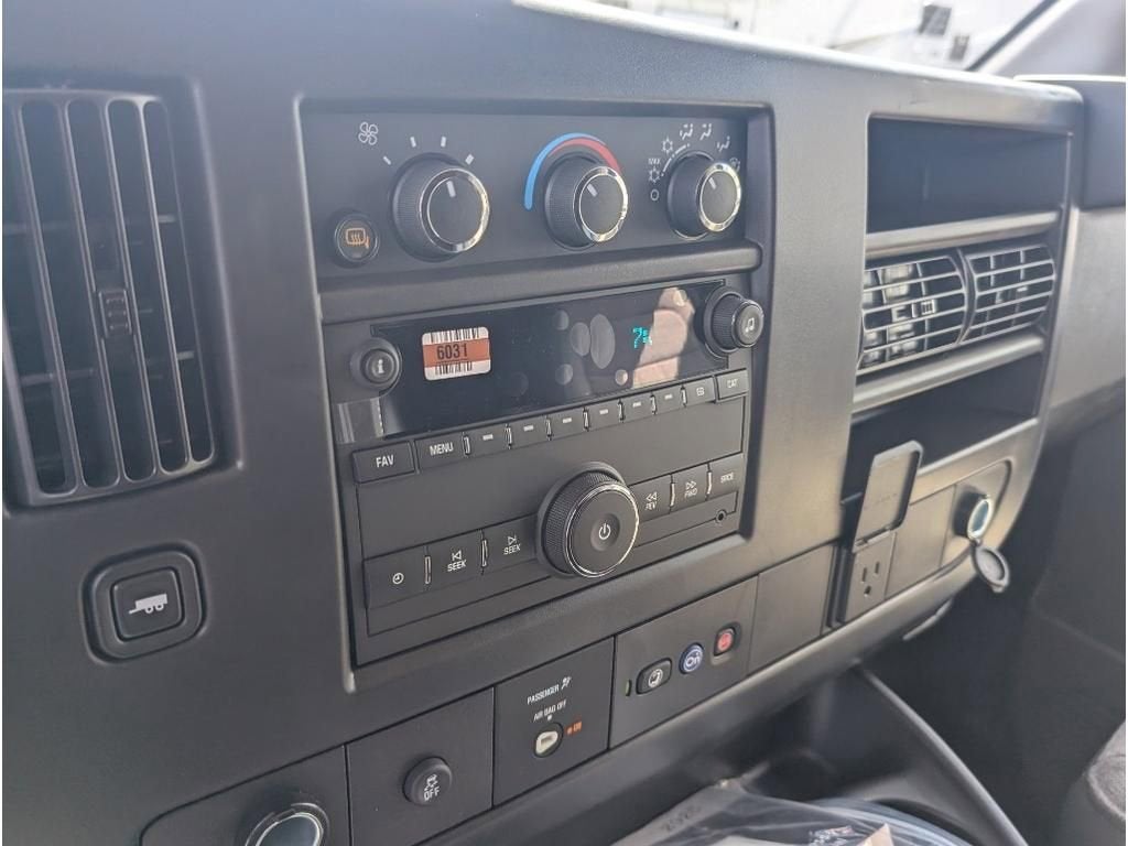 2025 Chevrolet Express Cargo 2500 WT