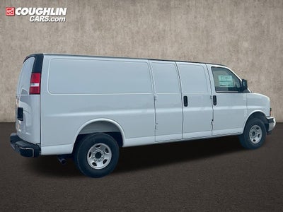 2025 Chevrolet Express Cargo 3500 WT