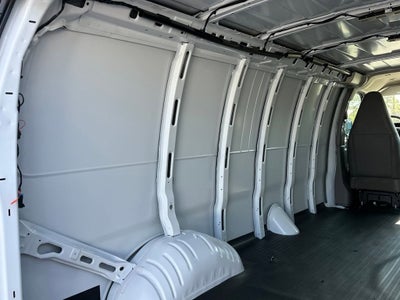 2025 Chevrolet Express Cargo 3500 WT