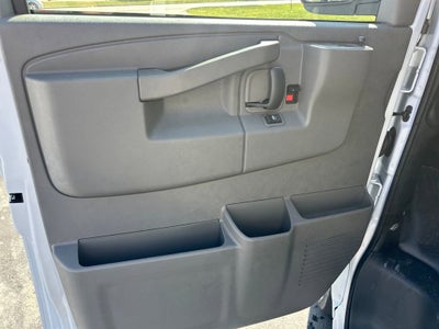 2025 Chevrolet Express Cargo 3500 WT