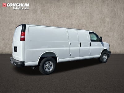 2025 Chevrolet Express Cargo 3500 WT