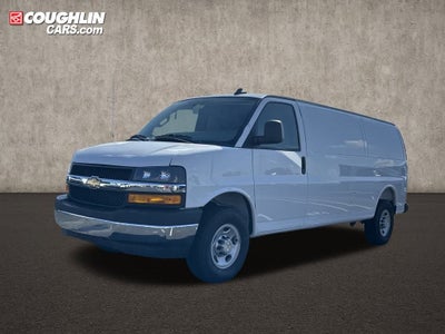 2025 Chevrolet Express Cargo 3500 WT