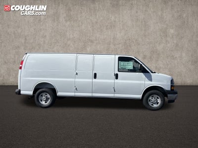 2025 Chevrolet Express Cargo 3500 WT