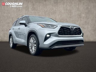 2025 Toyota Highlander Hybrid Platinum