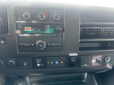 2025 Chevrolet Express Cutaway 3500 1WT