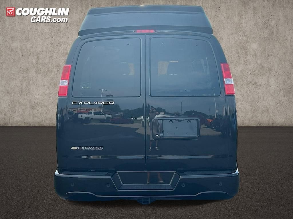 2025 Chevrolet Express Cargo 2500 WT