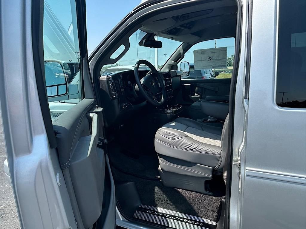 2025 Chevrolet Express Cargo 2500 WT