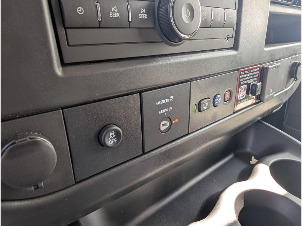 2025 Chevrolet Express Cargo 3500 WT