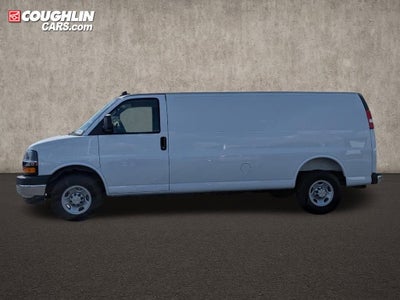2025 Chevrolet Express Cargo 3500 WT