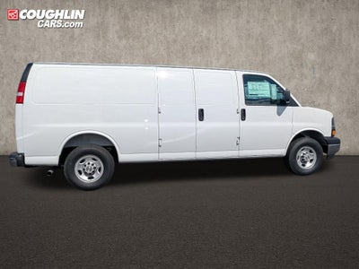 2025 Chevrolet Express Cargo 3500 WT