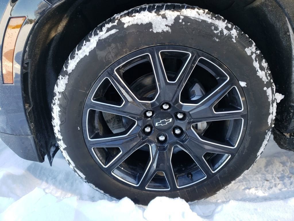 2025 Chevrolet Suburban RST