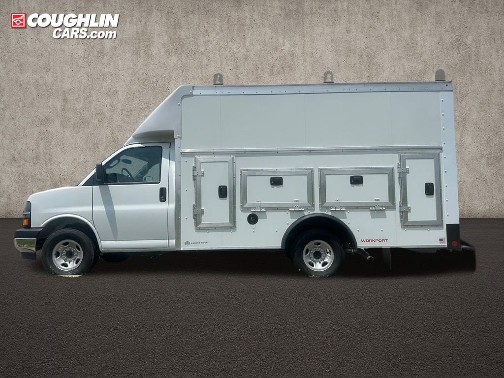 2025 Chevrolet Express Cutaway 4500 2WT