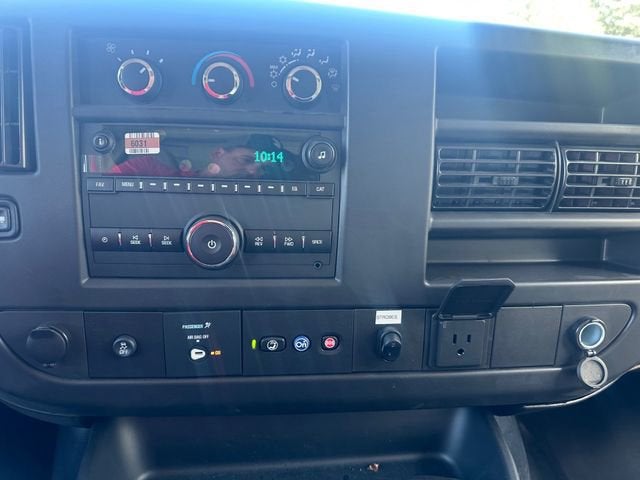 2025 Chevrolet Express Cutaway 3500 1WT