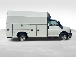 2025 Chevrolet Express Cutaway 3500 1WT