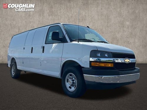 2025 Chevrolet Express Cargo 3500 WT