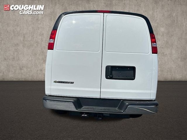 2025 Chevrolet Express Cargo 3500 WT