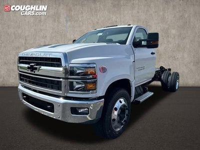 2024 Chevrolet Silverado 6500 HD Work Truck